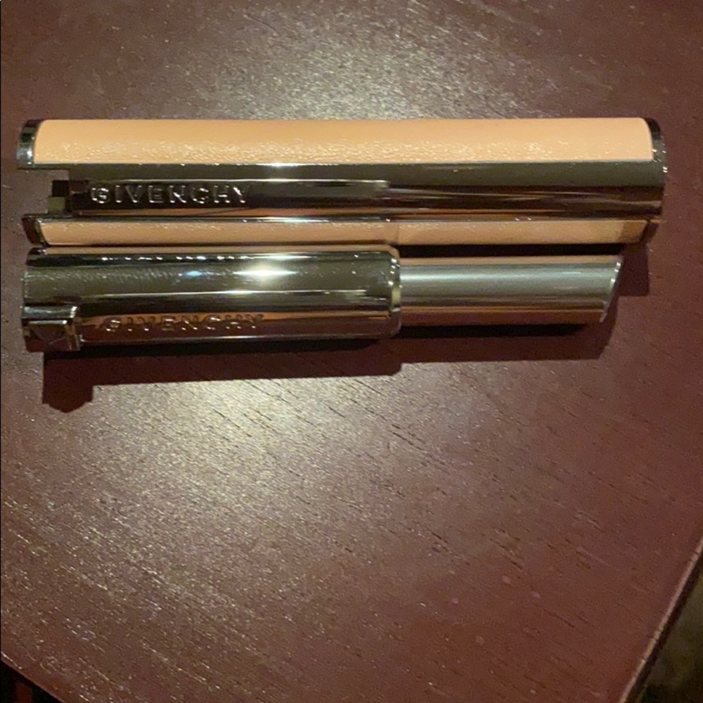 Le Rouge Perfecto Beautifying Lip Balm